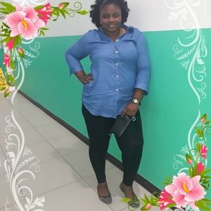 Meet your Posher, Denise